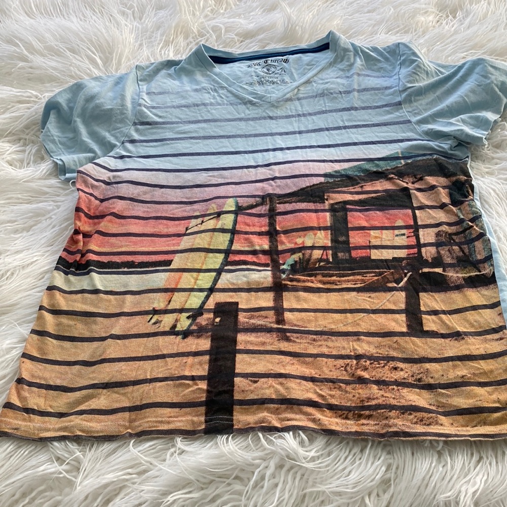 Epic Threads t-shirt - Picture 2 of 3